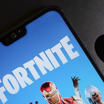 Fortnite が EU の iOS に triumphant に復活、他の地域では依然利用不可