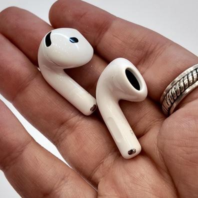 Apple の AirPods 4：ノイズキャンセリングと静電容量式コントロールがラインナップに革新をもたらす